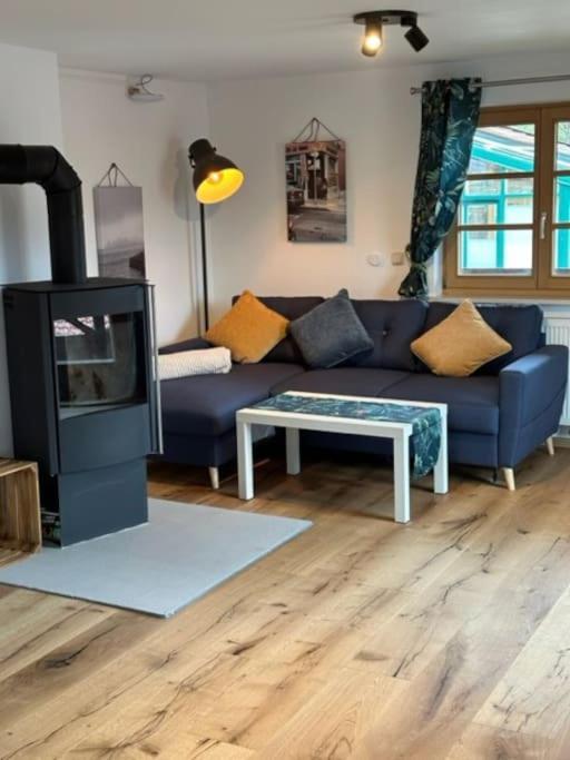 Charmante Farbenfrohe Wohnung Fuer Zwei Фишбахау Экстерьер фото